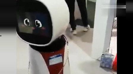 机器人搞笑视频,笑点满满，欢乐无限！