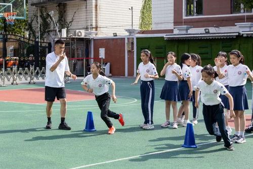 敬礼视频教学,跟随敬礼视频学标准军姿