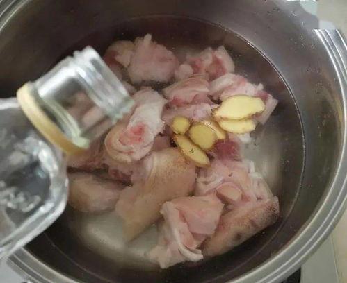 炖猪蹄视频,营养滋补，美味可口，轻松学会的烹饪秘诀