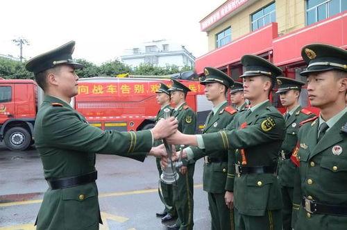 退伍感人视频,致敬英勇战士的感人瞬间