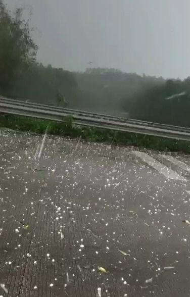 下冰雹视频,惊心动魄的视觉奇观