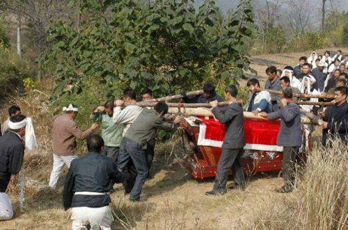 农村下葬视频,一场庄重而感人的生死告别