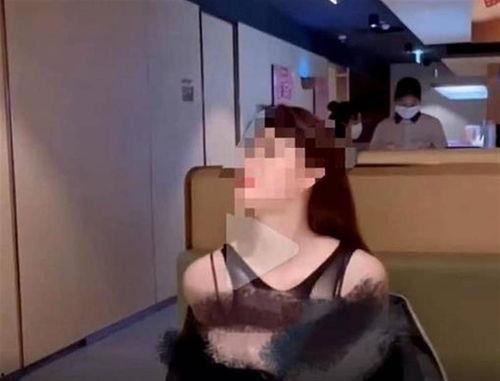 女生揉胸视频,背后真相与心理分析