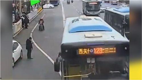 三轮车考试视频,新手必看驾驶技巧全解析