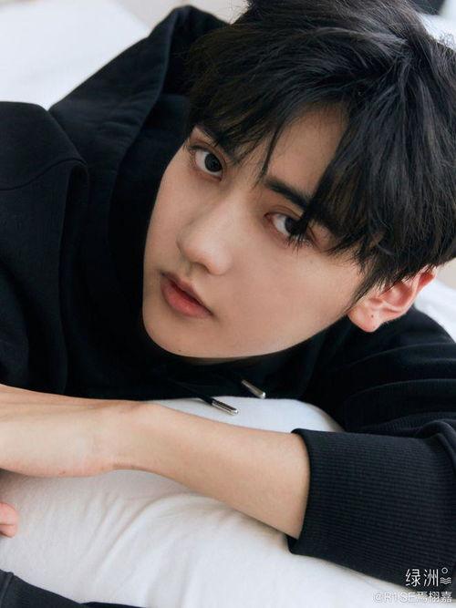 焉栩嘉视频,揭秘青春偶像的成长之路