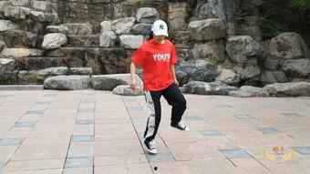 鬼步舞的视频,跟随视频领略舞步风采